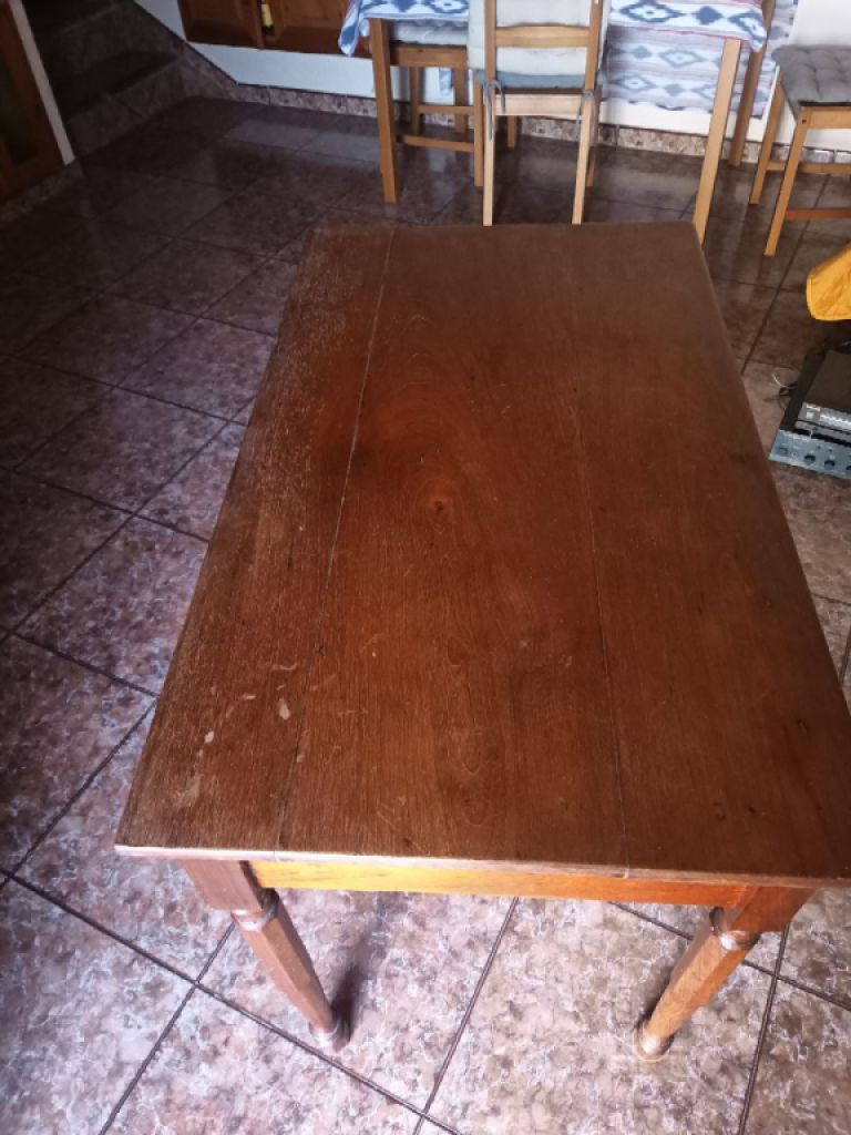 Antiker Beistelltisch