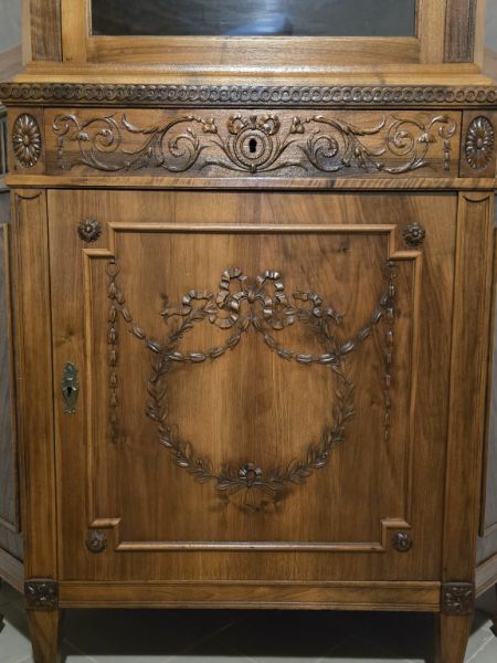 antiker Eckschrank in Nußbaum, Louis Seize