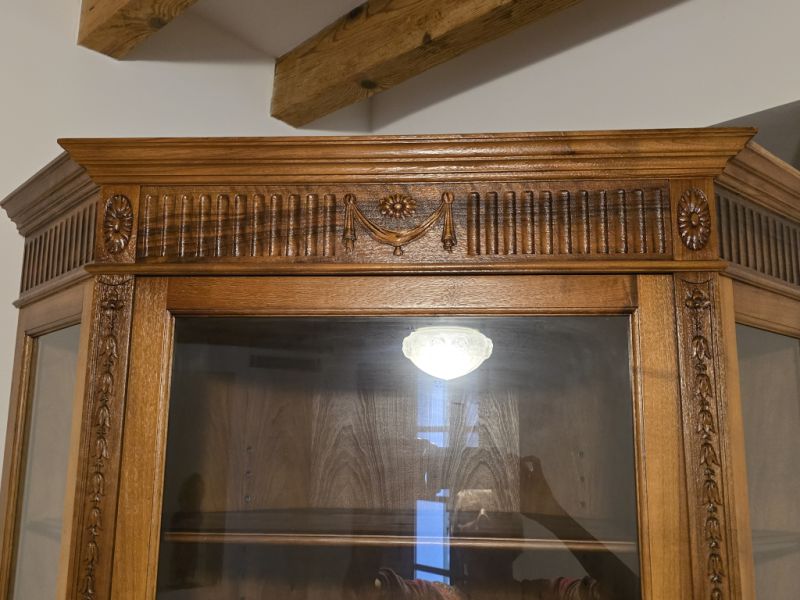 antiker Eckschrank in Nußbaum, Louis Seize