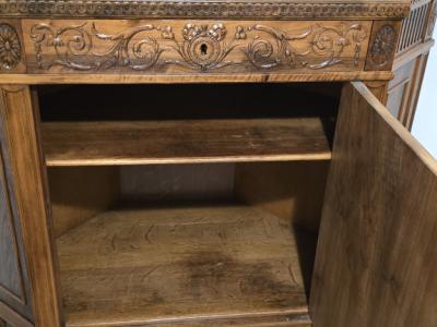 antiker Eckschrank in Nußbaum, Louis Seize