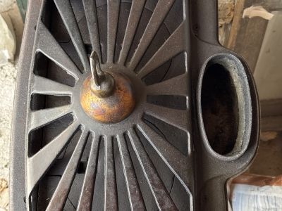 Antiker, Gusseisener Ofen -voll funktionsfähig