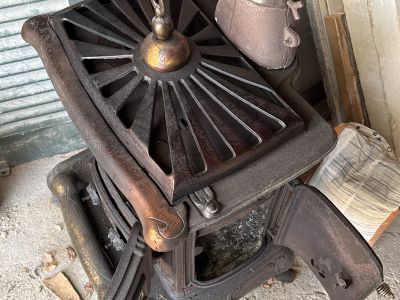 Antiker, Gusseisener Ofen -voll funktionsfähig