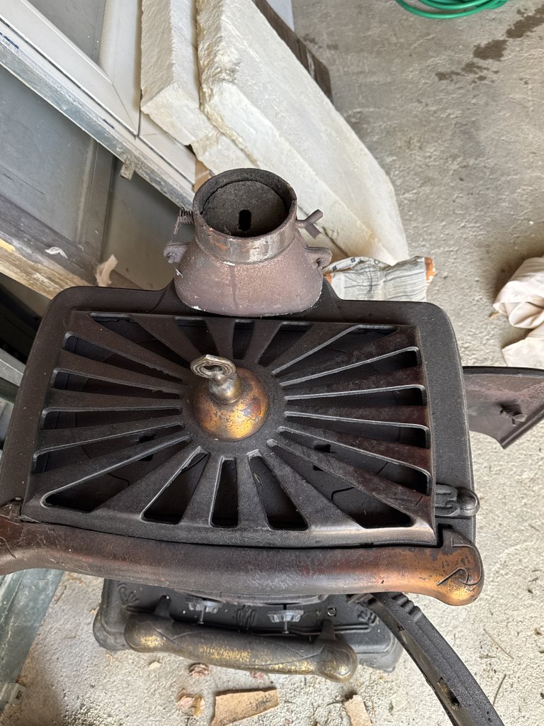 Antiker, Gusseisener Ofen -voll funktionsfähig