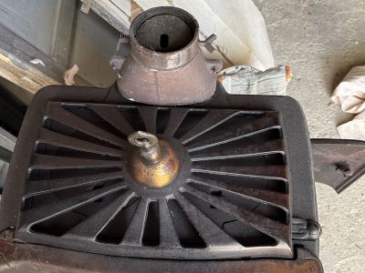 Antiker, Gusseisener Ofen -voll funktionsfähig