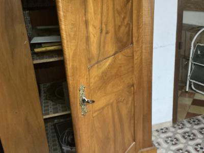 Armario antiguo de madera de cerezo – trabajo artesanal macizo, original, c. s. XIX – desmontable