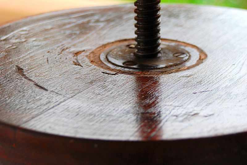 Antiker Klavierhocker (um 1900) – Massivholz Eiche – Spindel einwandfrei