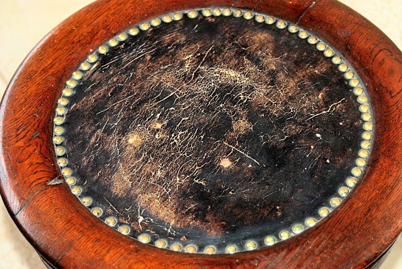 Antiker Klavierhocker (um 1900) – Massivholz Eiche – Spindel einwandfrei