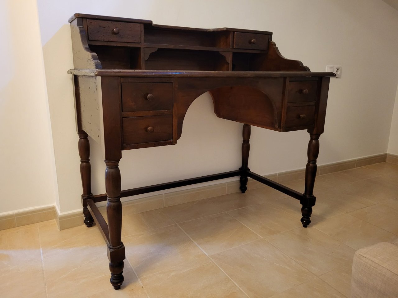 Secretario antiguo / escritorio / tocador de madera maciza marrón oscuro