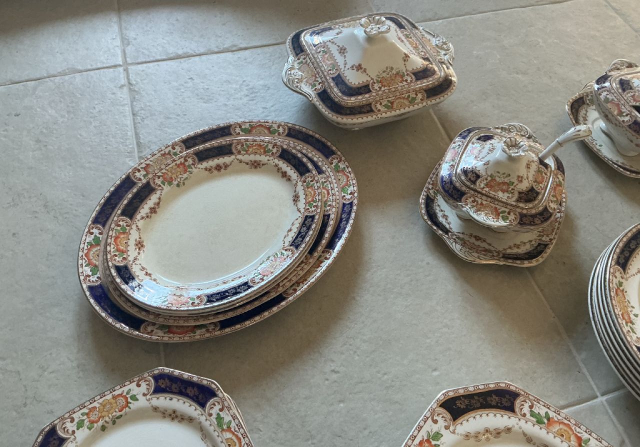 Antique English dinner service from Stratford / England