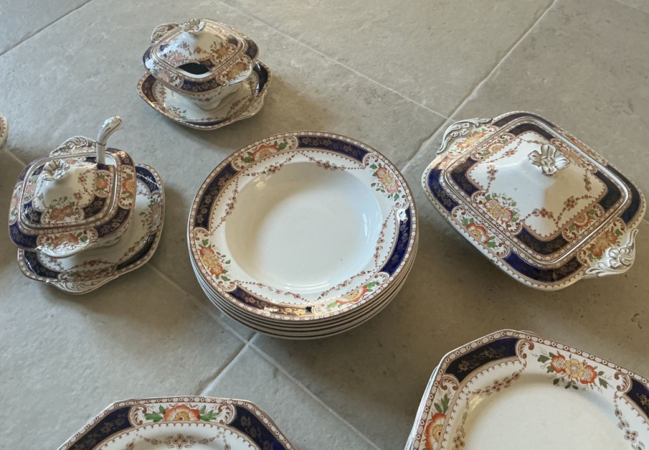 Antique English dinner service from Stratford / England