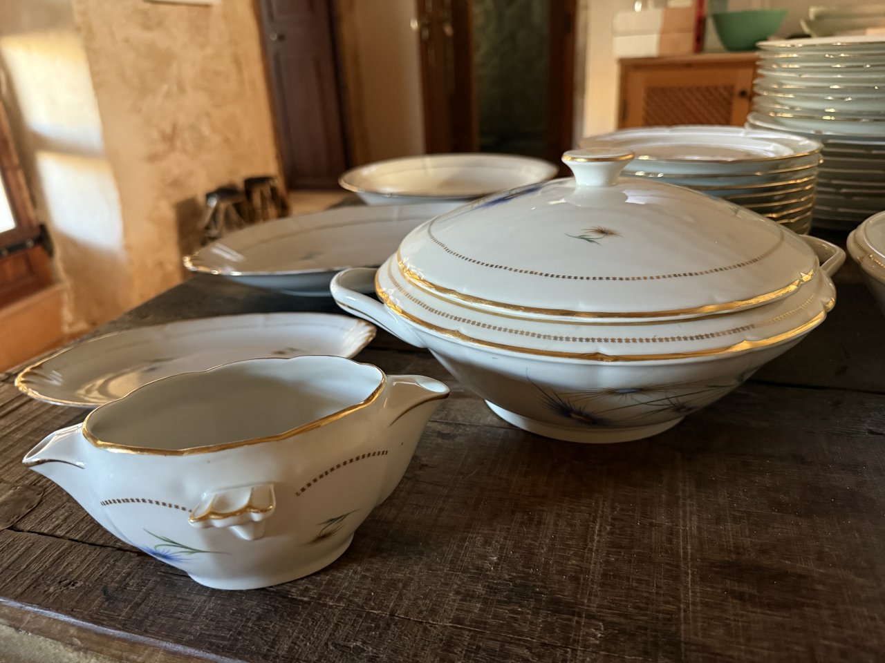 Servicio de porcelana Limoges antiguo "Kornblume" completo de 46 piezas para 12 personas