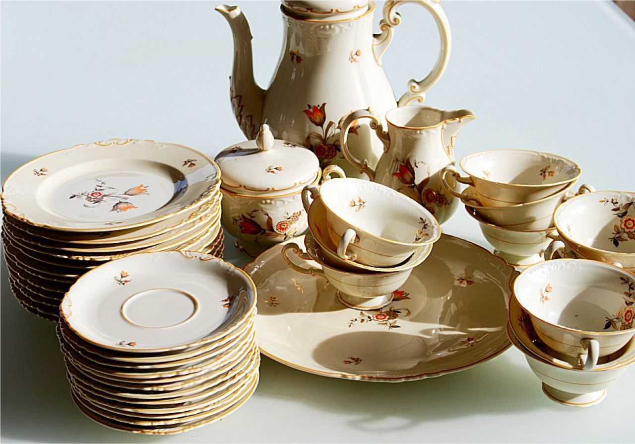 Antique Tettau Coffee Service (40 pieces) 12 persons Ivory Porcelain Gold Rim 1950s