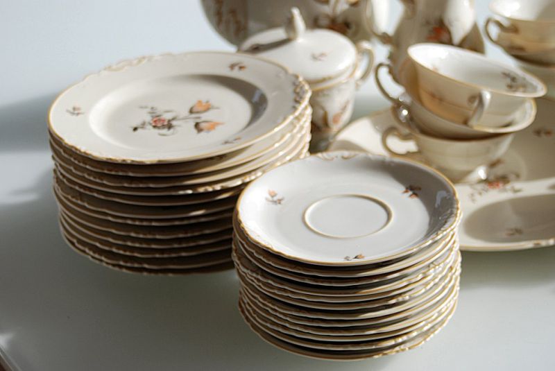 Antique Tettau Coffee Service (40 pieces) 12 persons Ivory Porcelain Gold Rim 1950s