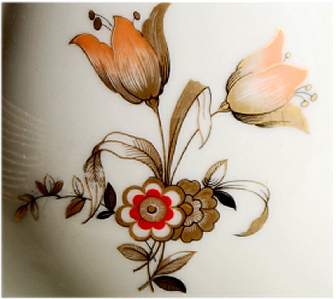 Antique Tettau Coffee Service (40 pieces) 12 persons Ivory Porcelain Gold Rim 1950s