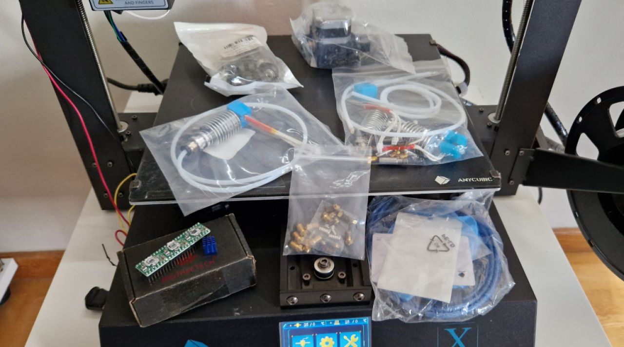 Anycubic Mega X - 3D Drucker mit Zubehör und Filament