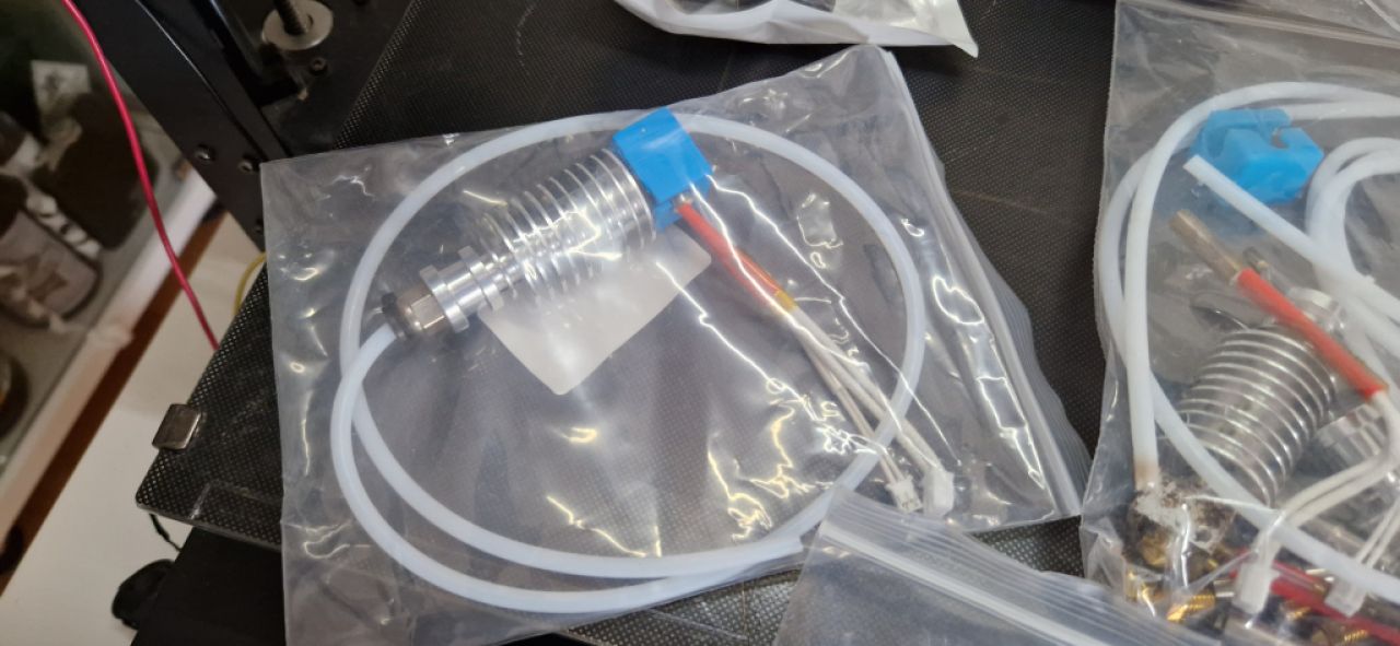 Anycubic Mega X - 3D Drucker mit Zubehör und Filament