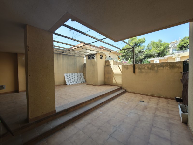 Apartment with large outdoor areas, modern kitchen, underground parking Portocristo