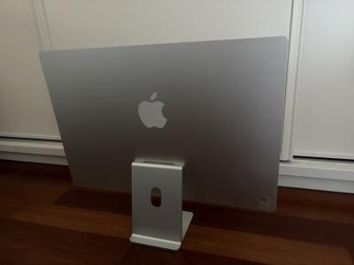 Apple iMac 24” (2021) – 8GB RAM, 256GB SSD – Excellent condition