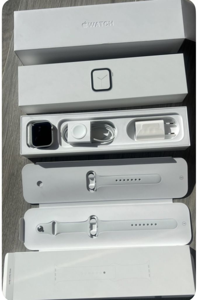 Apple Watch 4 Silber, Cellular und GPS