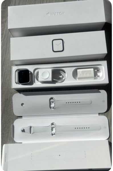 Apple Watch 4 Silber, Cellular und GPS