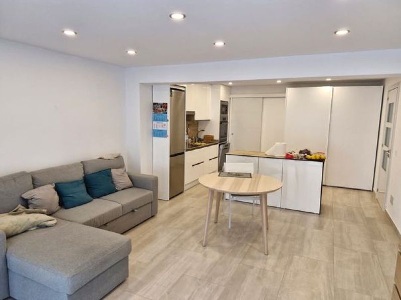 Arenal, large apartment with sea view