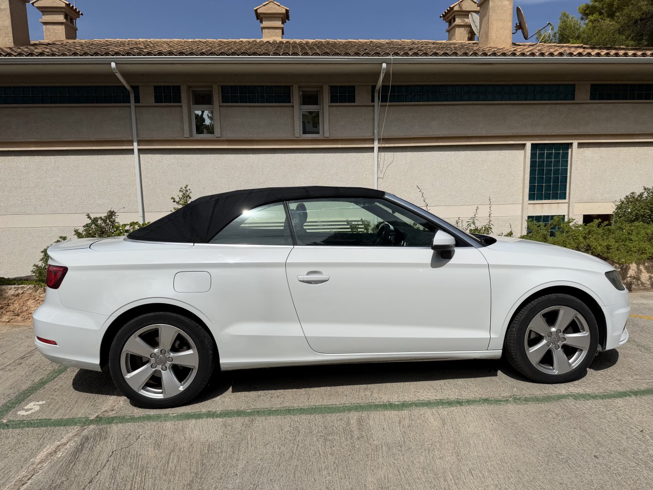 AUDI A3 CABRIO AMBITION 2.0 TDI CLEAN
