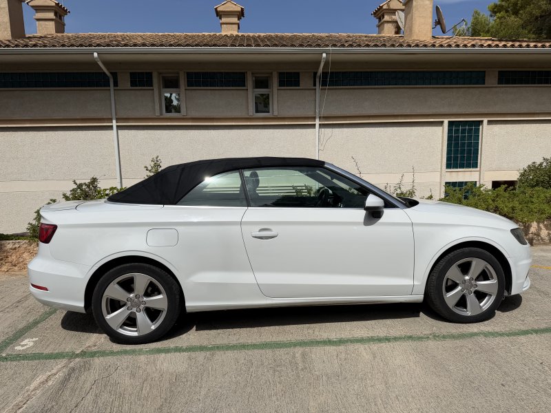 AUDI A3 CABRIO AMBITION 2.0 TDI CLEAN