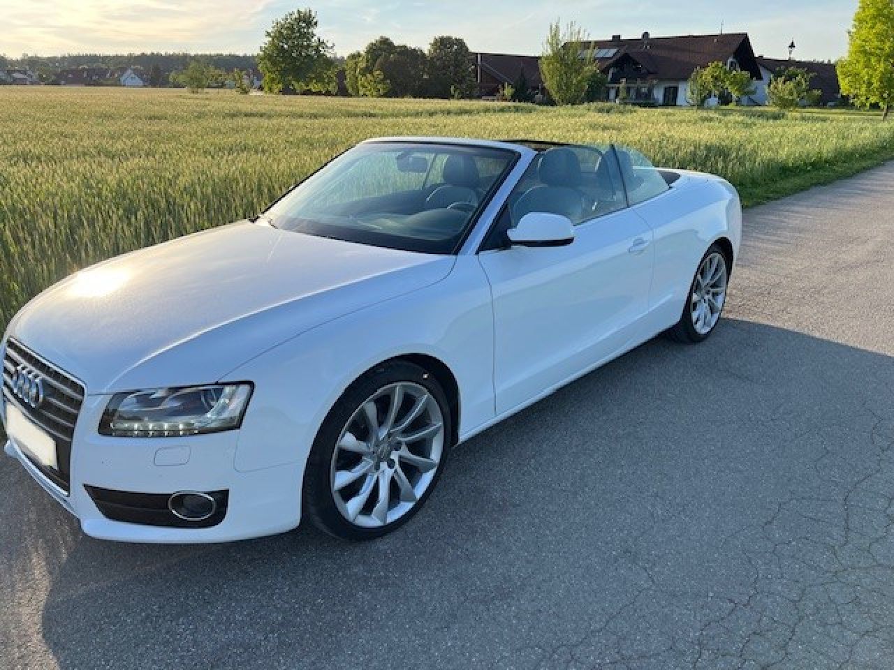 AUDI A5 Cabrio zu verkaufen (Navigation, Alcantara)