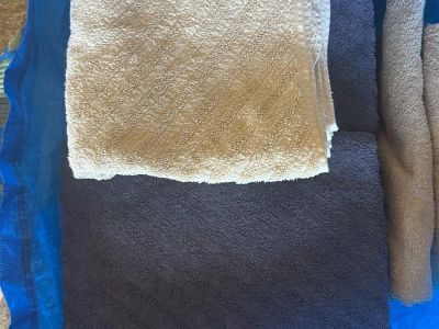 Toallas de ducha y de mano descartadas