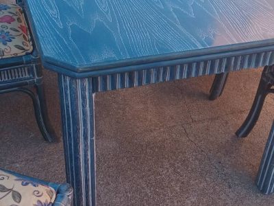 Mesa extensible en perfecto estado.