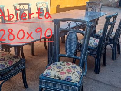Mesa extensible en perfecto estado.