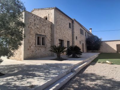 Autarke FInca mit Fussbodenheizung, Pferde/ Tierhaltung, Pool bei Porreres -- F 43