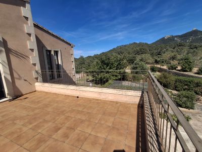 Autarke, teilmöblierte Finca mit Heizung, Pool und Traumausblick bei Felanitx-- F 44 LZ
