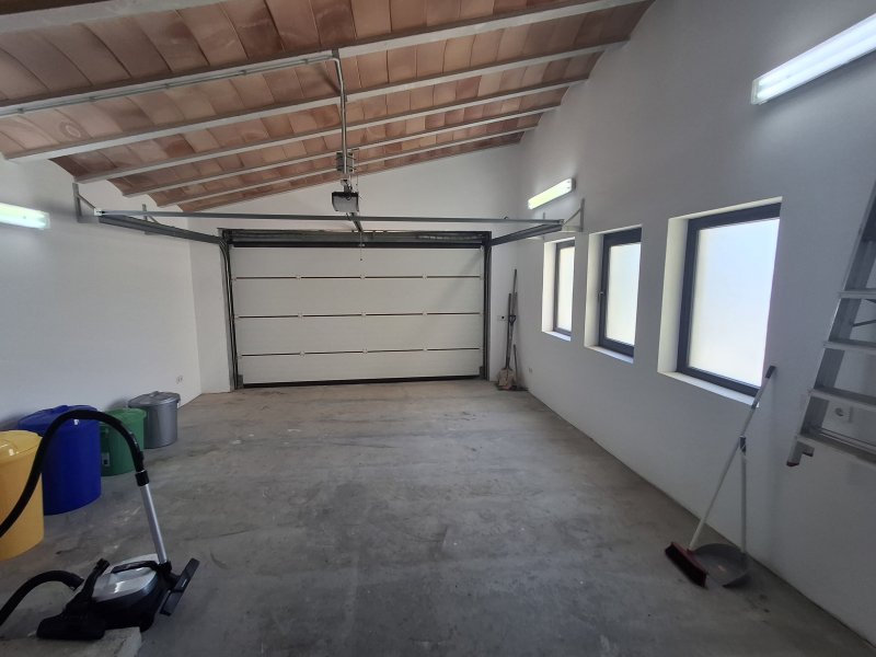 Autarke, teilmöblierte Finca mit Heizung, Pool und Traumausblick bei Felanitx-- F 44 LZ