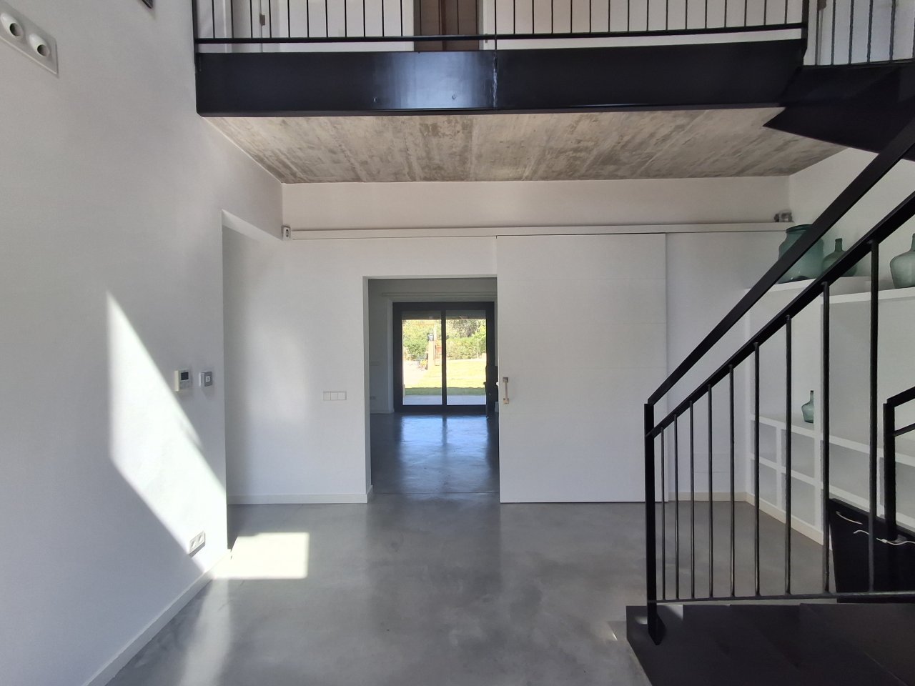 Autarke, teilmöblierte Finca mit Heizung, Pool und Traumausblick bei Felanitx-- F 44 LZ