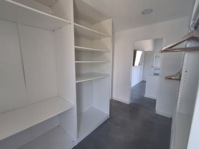 Autarke, teilmöblierte Finca mit Heizung, Pool und Traumausblick bei Felanitx-- F 44 LZ