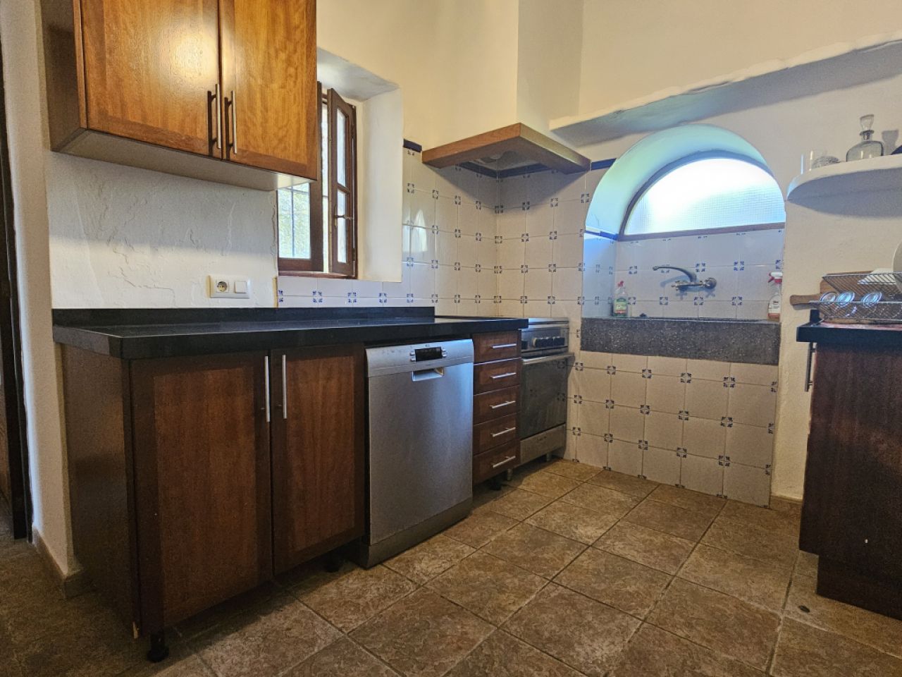 Finca auténtica y cuidadosamente renovada, piscina, calefacción central, eficiente energéticamente, sin aire acondicionado