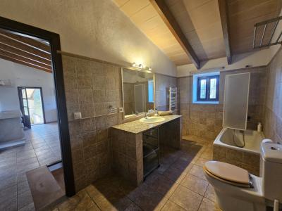 Finca auténtica y cuidadosamente renovada, piscina, calefacción central, eficiente energéticamente, sin aire acondicionado