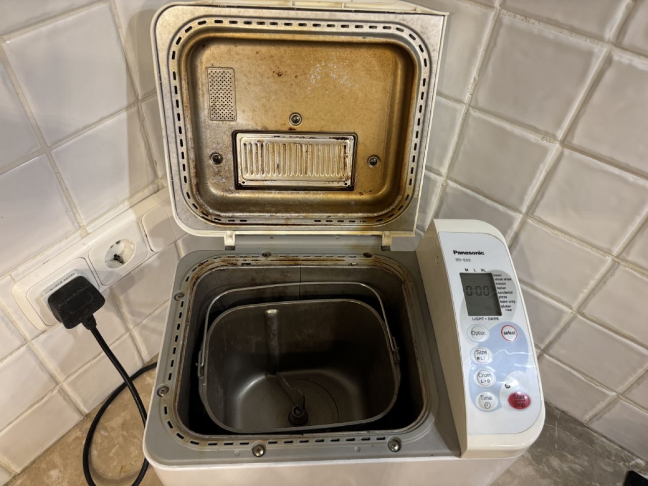 Automatische Brotbackmaschine mit Rosinen-/Nussdosierer