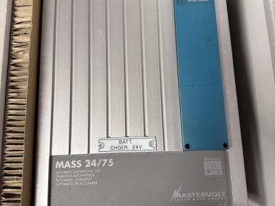 Automatic battery charger