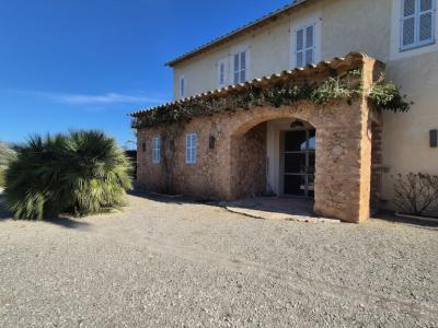 Vanguardia y Naturaleza: Villa de lujo con vistas panorámicas entre Porto Colom y Manacor