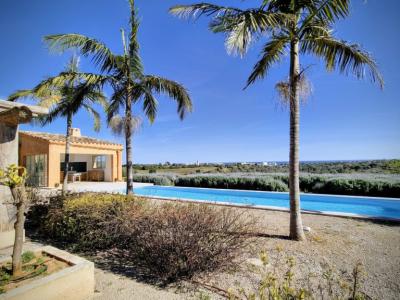 Vanguardia y Naturaleza: Villa de lujo con vistas panorámicas entre Porto Colom y Manacor