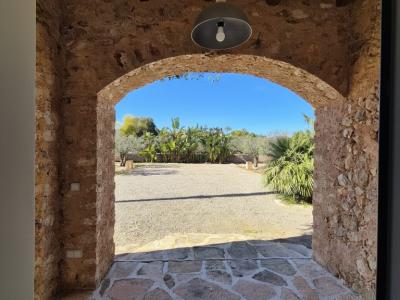 Vanguardia y Naturaleza: Villa de lujo con vistas panorámicas entre Porto Colom y Manacor