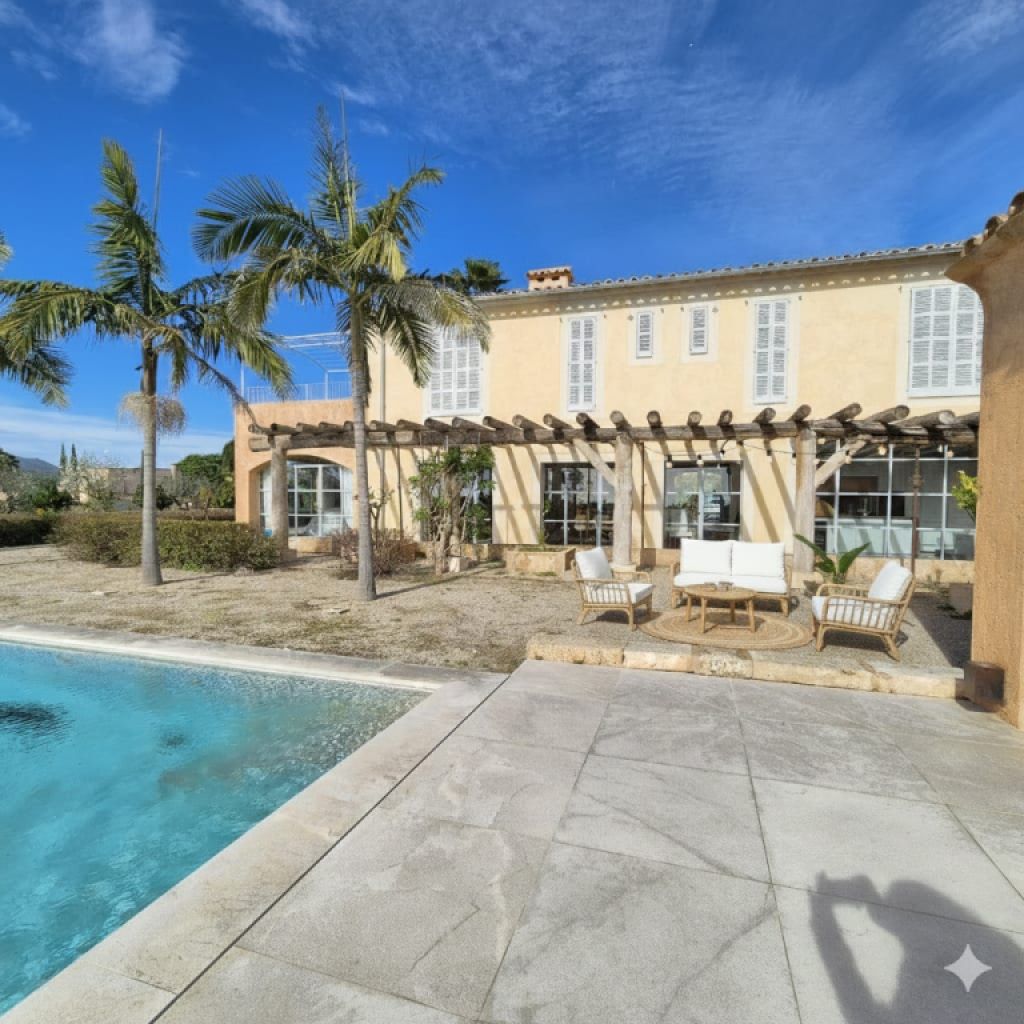 Vanguardia y Naturaleza: Villa de lujo con vistas panorámicas entre Porto Colom y Manacor