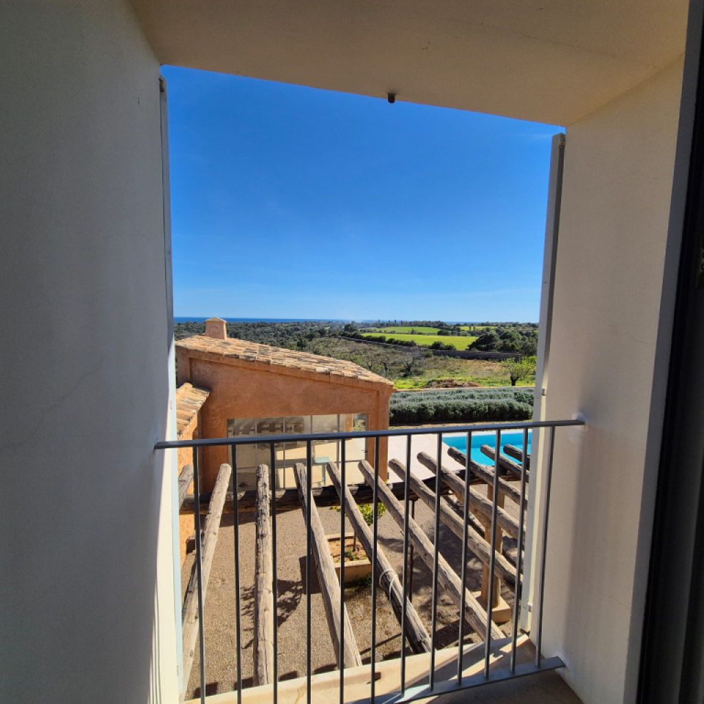 Vanguardia y Naturaleza: Villa de lujo con vistas panorámicas entre Porto Colom y Manacor