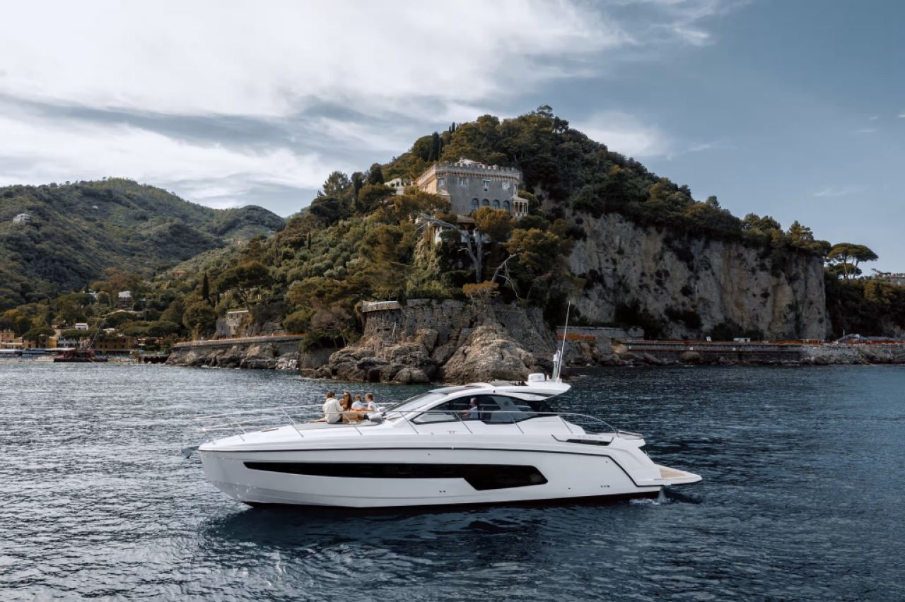 AZIMUT ATLANTIS 45 von privat zu kaufen gesucht