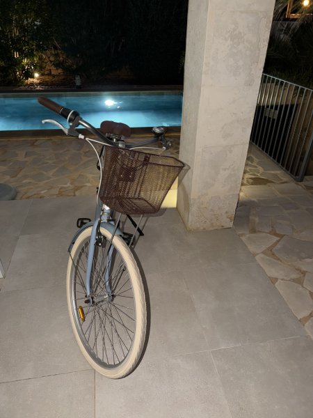 B'Twin Women's City Bike in Light Blue with Basket 28"