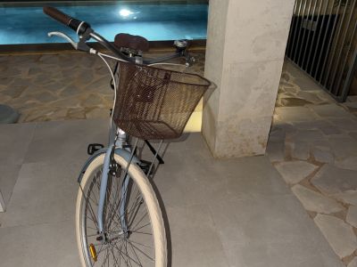 B'Twin Women's City Bike in Light Blue with Basket 28"