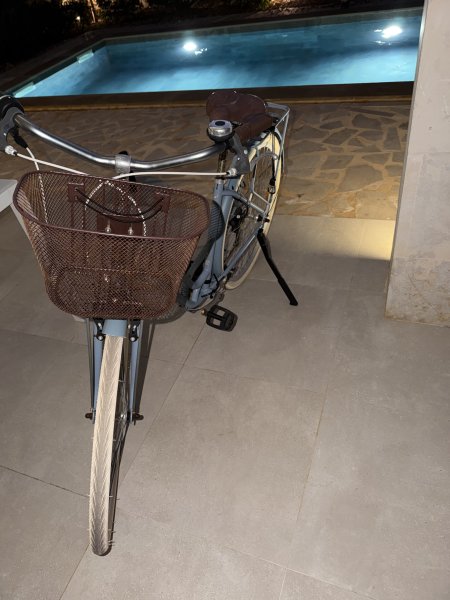 B'Twin Women's City Bike in Light Blue with Basket 28"