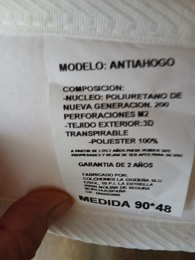 Cuna de bebé en venta.